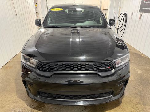 Used 2023 Dodge Durango GT image 3