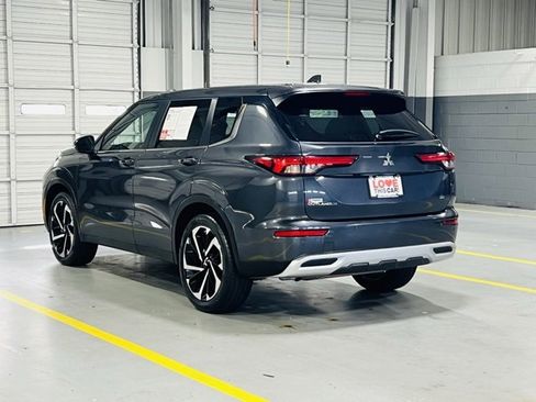 Used 2024 Mitsubishi Outlander SE image 17
