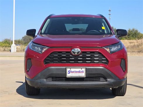 Used 2020 Toyota RAV4 LE image 2