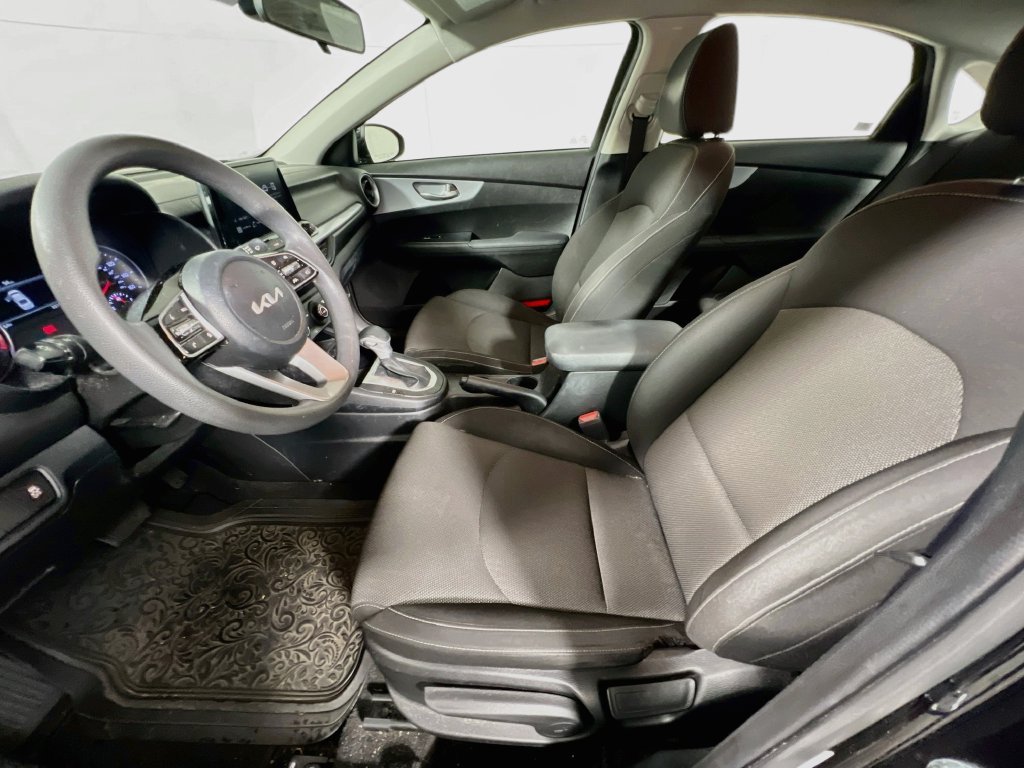 Certified 2023 Kia Forte LXS FWD image 8