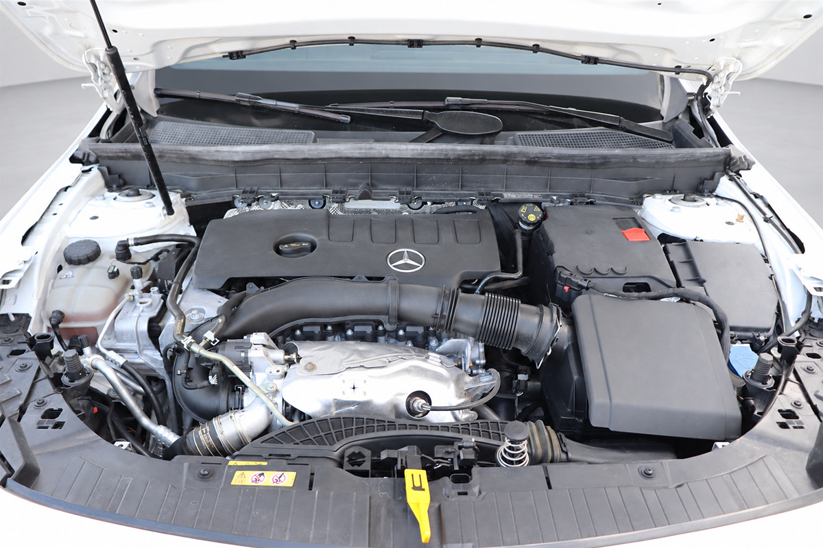Used 2022 Mercedes-Benz GLB 250 w/ Premium Package Lite image 42