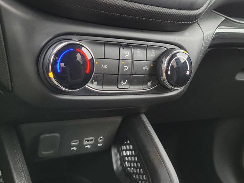 Used 2023 Chevrolet TrailBlazer LT FWD image 27