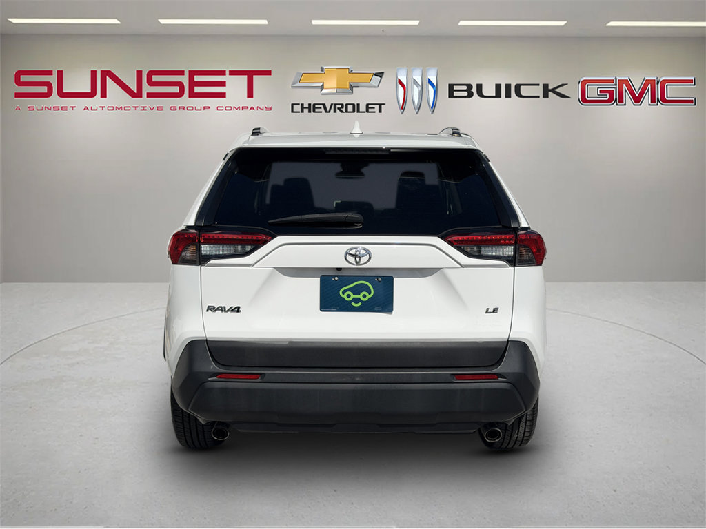 Used 2019 Toyota RAV4 LE FWD image 6