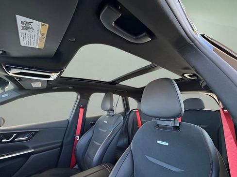 Used 2025 Mercedes-Benz GLC 43 AMG 4MATIC image 25