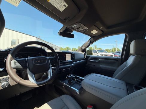 Used 2026 GMC Sierra 1500 SLT w/ SLT Premium Plus Package AWD/4WD image 24