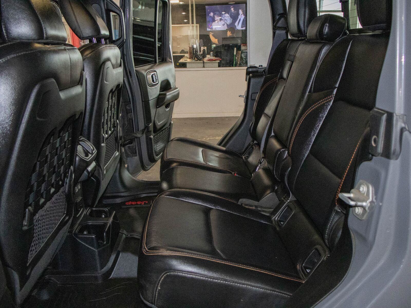 Used 2020 Jeep Gladiator Mojave AWD/4WD image 14
