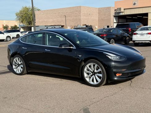 Used 2019 Tesla Model 3 Standard Range Plus image 3