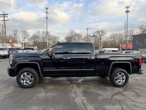 Used 2017 GMC Sierra 3500 SLT w/ Duramax Plus Package image 5
