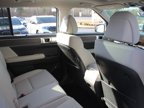 Used 2025 Hyundai Santa Fe Limited image 33