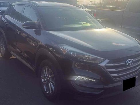 Used 2017 Hyundai Tucson SE Plus image 1