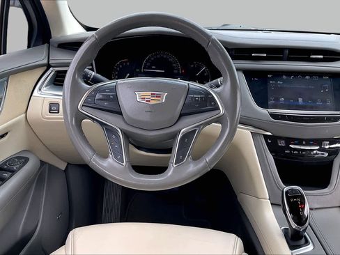 Used 2019 Cadillac XT5 Luxury FWD image 6