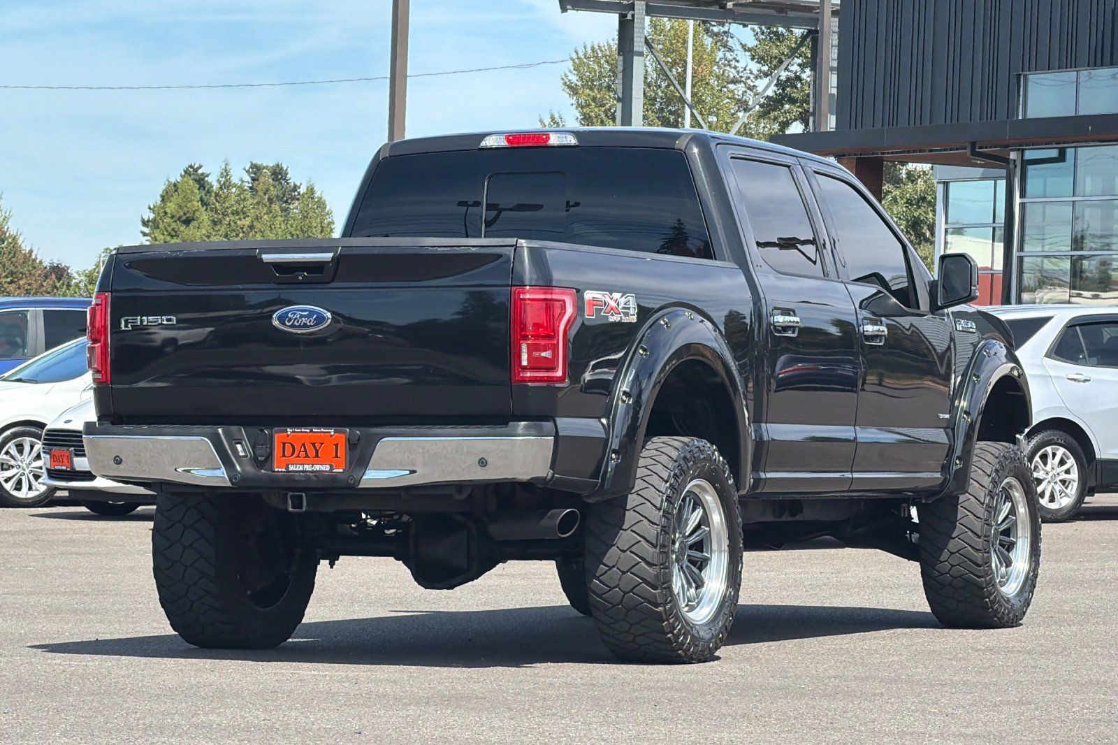 Used 2015 Ford F150 Lariat w/ Equipment Group 502A Luxury AWD/4WD image 5