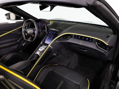 Used 2025 Ferrari Roma Spider RWD image 40