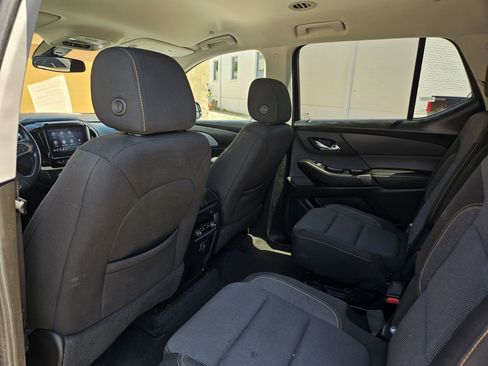 Used 2020 Chevrolet Traverse LT FWD image 30