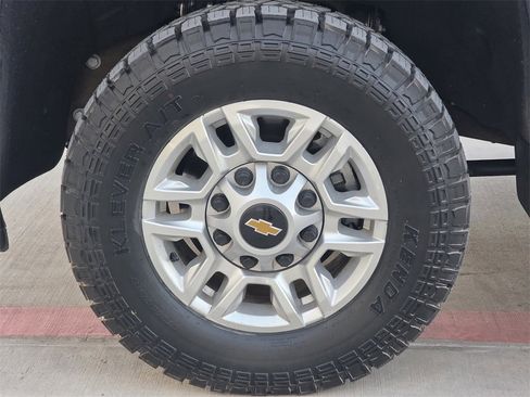Used 2025 Chevrolet Silverado 2500 LT w/ Convenience Package image 10