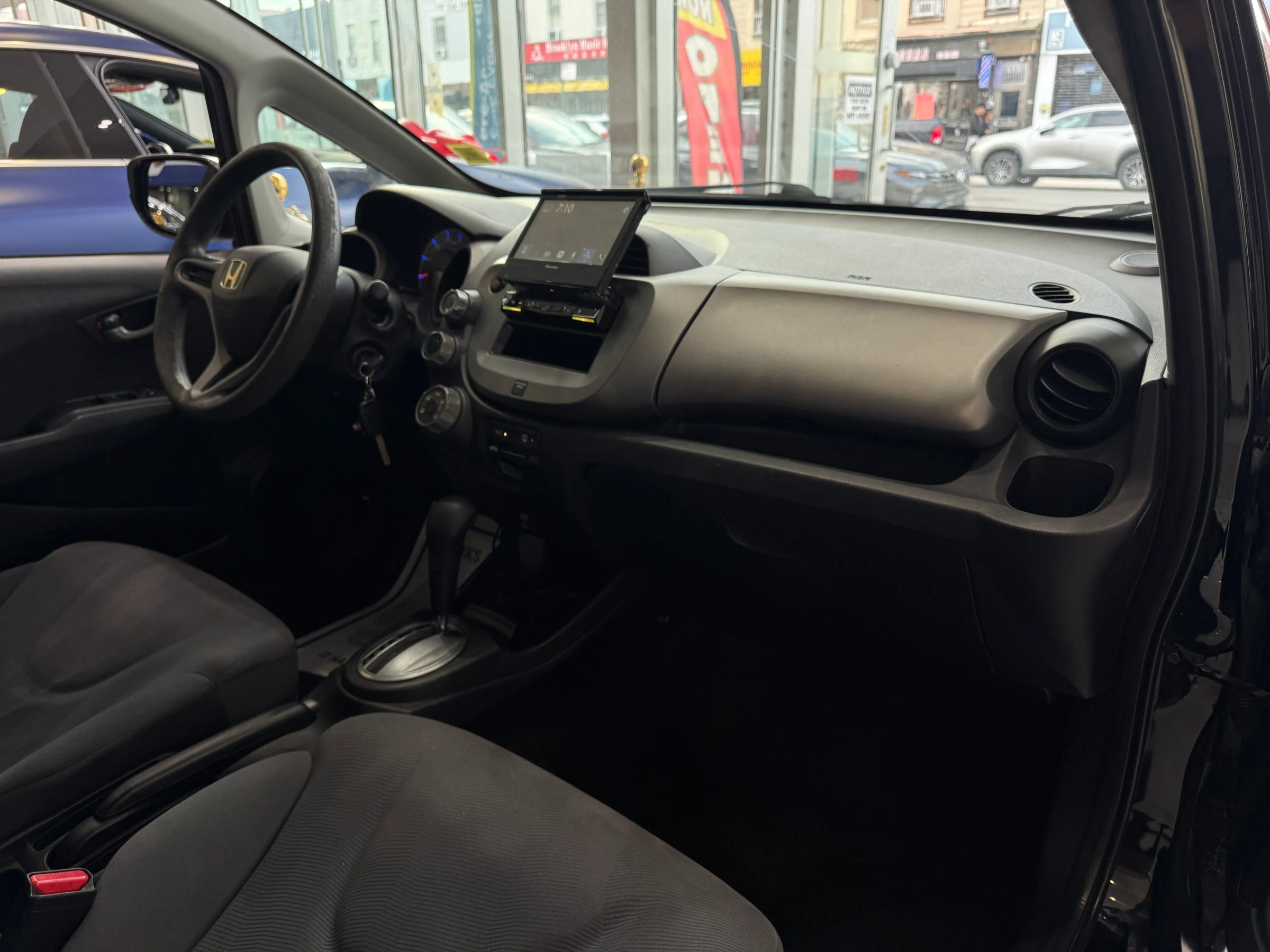 Used 2010 Honda Fit image 27