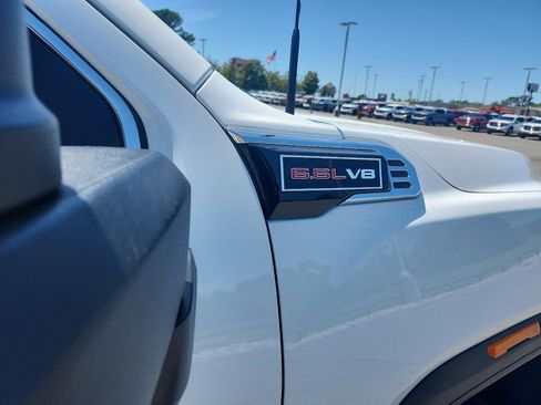 New 2026 GMC Sierra 2500 SLE w/ SLE Value Package; AWD/4WD image 8