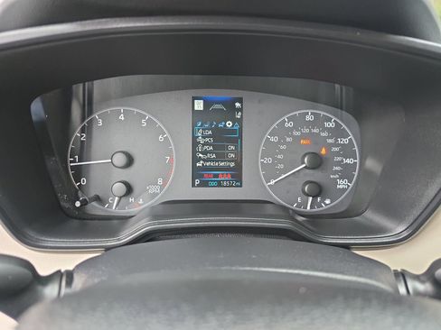 Used 2025 Toyota Corolla LE image 24