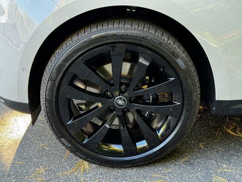 New 2025 Land Rover Range Rover Sport SE image 4