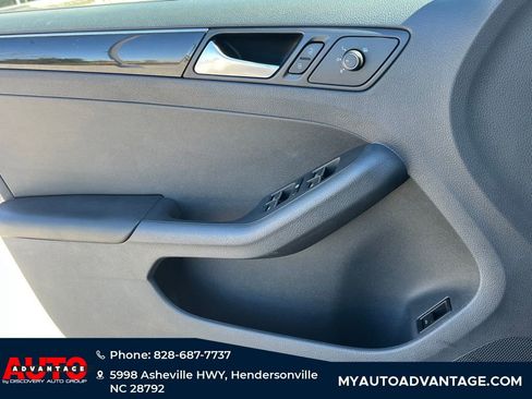 Used 2017 Volkswagen Jetta SEL image 24