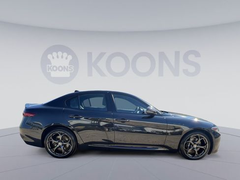 Used 2023 Alfa Romeo Giulia Estrema AWD/4WD image 17