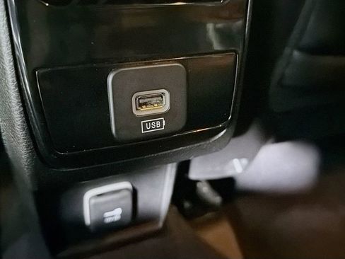 Used 2024 Jeep Compass Latitude image 27