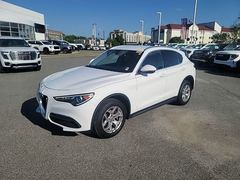 Used 2019 Alfa Romeo Stelvio AWD image 3