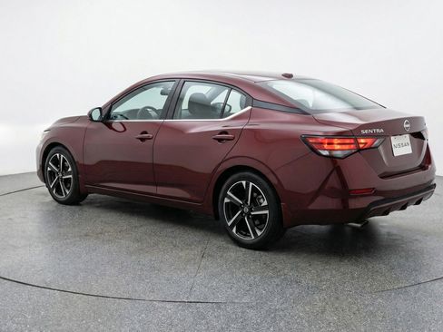 Used 2025 Nissan Sentra SV image 6