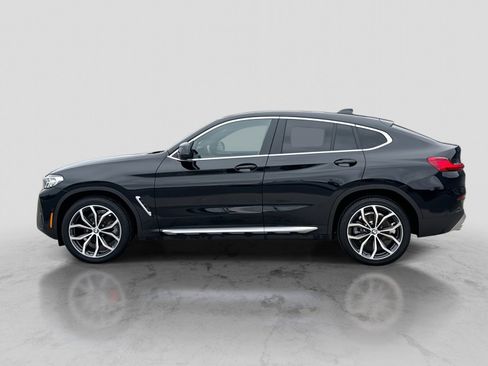 Used 2022 BMW X4 xDrive30i AWD/4WD image 3