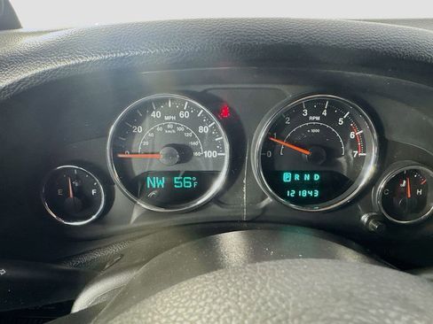 Used 2011 Jeep Wrangler Rubicon w/ PWR Convenience Group AWD/4WD image 14