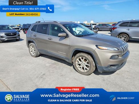 Used 2017 Jeep Cherokee Latitude w/ Comfort & Sound Group FWD image 5