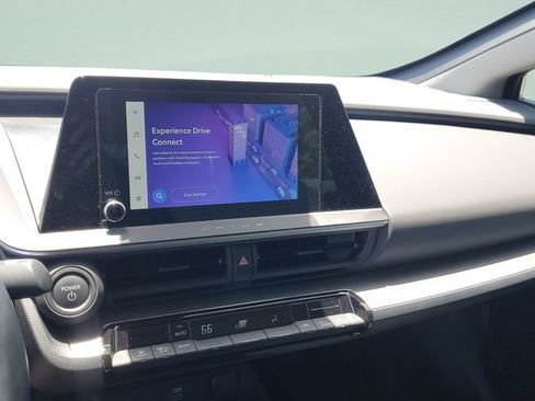Used 2025 Toyota Prius LE FWD image 19