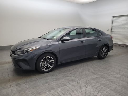 Used 2023 Kia Forte LXS FWD image 2