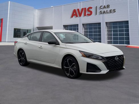 Used 2025 Nissan Altima 2.5 SR image 9