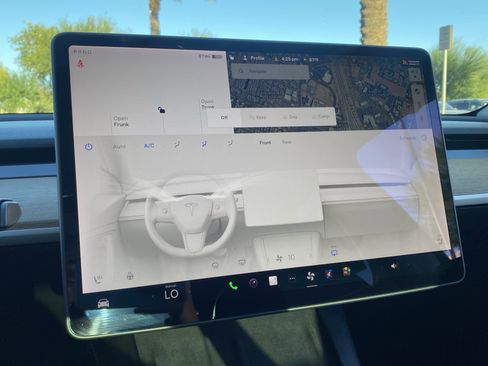 Used 2021 Tesla Model Y Long Range image 23