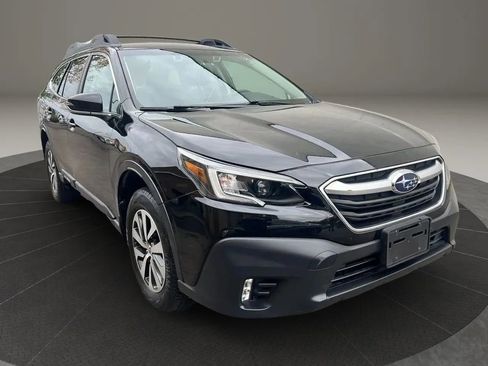 Used 2020 Subaru Outback Premium image 3