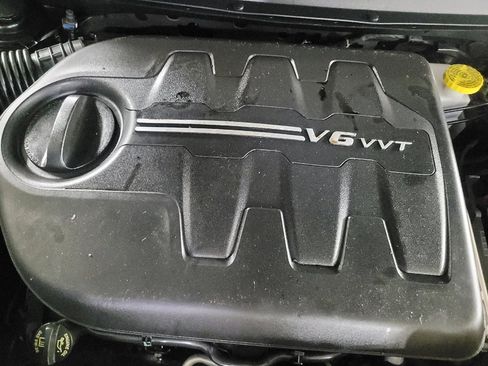 Used 2019 Jeep Cherokee Latitude w/ Popular Appearance Group FWD image 30