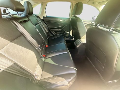 Used 2019 Volkswagen Jetta SE w/ Cold Weather Package FWD image 27