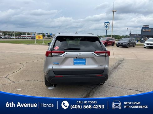 Used 2025 Toyota RAV4 XLE AWD/4WD image 6