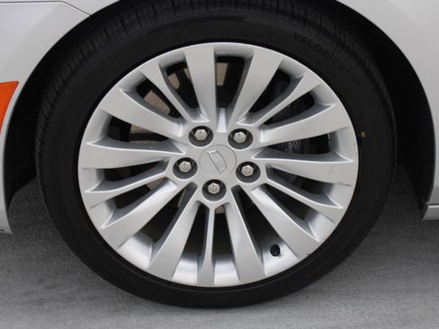 Used 2018 Cadillac CTS Luxury image 9