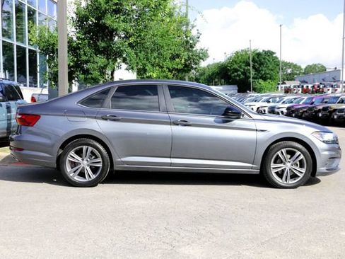 Used 2020 Volkswagen Jetta R-Line w/ R-Line Cold Weather Package FWD image 4