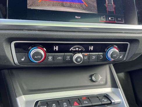 Used 2022 Audi Q3 2.0T Premium image 30