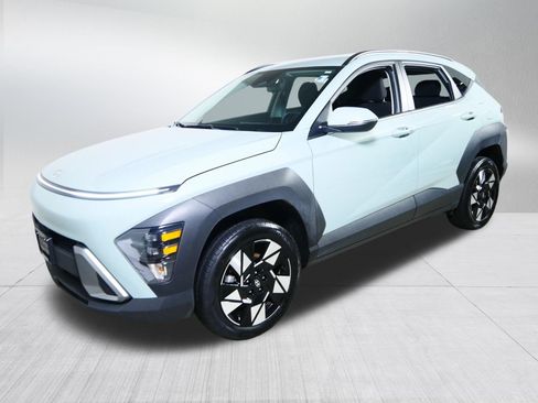 Used 2024 Hyundai Kona SEL AWD/4WD image 3