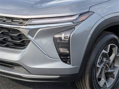 New 2026 Chevrolet Trax LT image 9