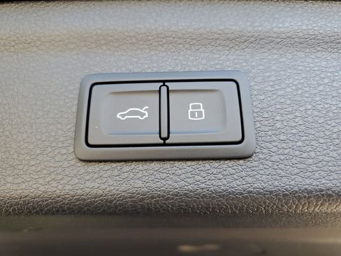 New 2025 Audi Q3 2.0T Premium image 10