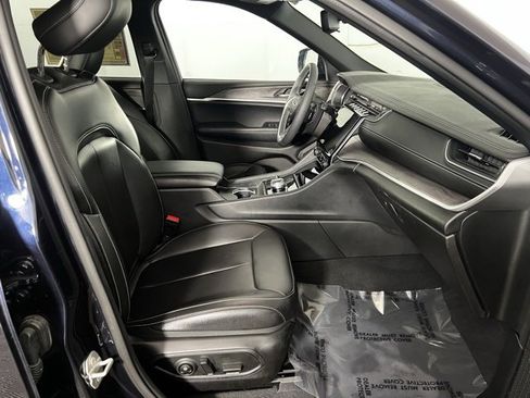 Used 2024 Jeep Grand Cherokee L Limited image 22