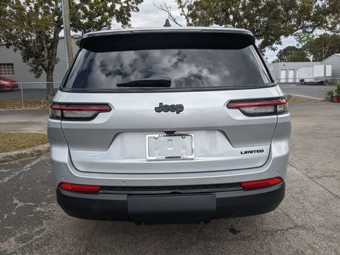 New 2025 Jeep Grand Cherokee L Limited w/ Black Appearance Package image 5