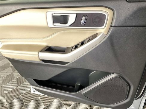 Used 2022 Ford Explorer XLT w/ Equipment Group 202A image 23