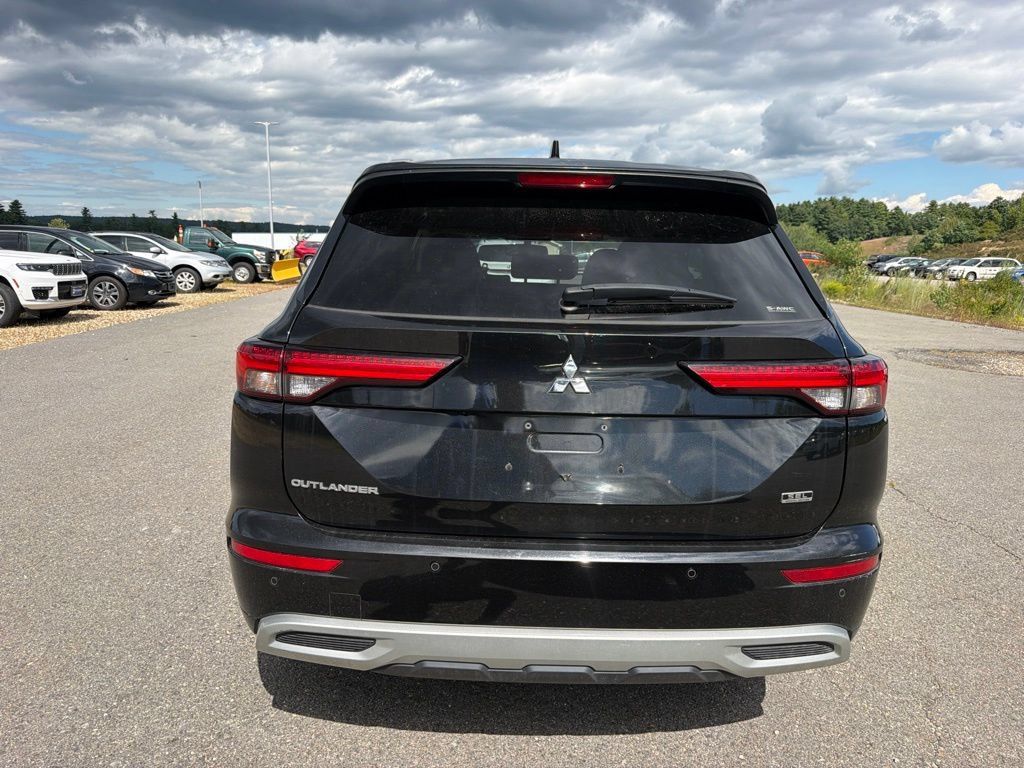 Used 2022 Mitsubishi Outlander SEL AWD/4WD image 3
