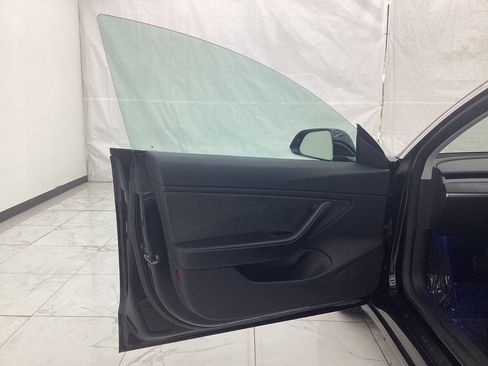 Used 2018 Tesla Model 3 Long Range image 18